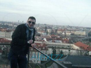 Alextzz