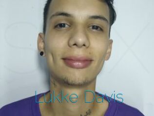 Lukke_Davis