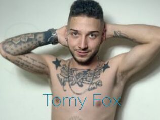 Tomy_Fox
