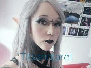 Titsandtarot